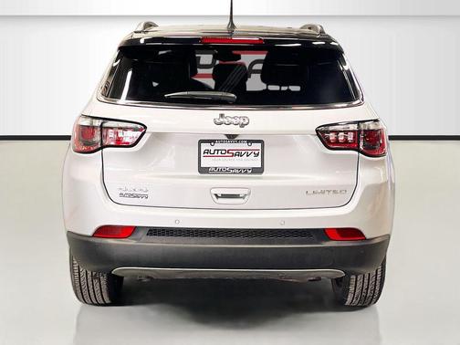 Silver Zynith Metallic Clearcoat 2024 Jeep Compass Limited