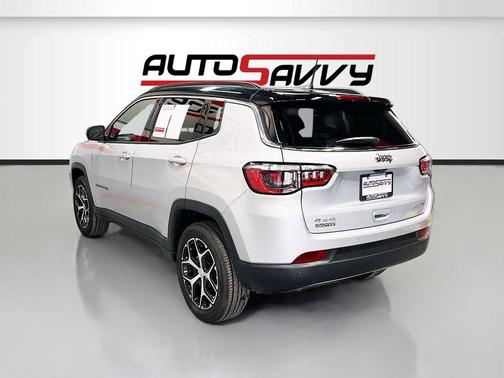 Silver Zynith Metallic Clearcoat 2024 Jeep Compass Limited