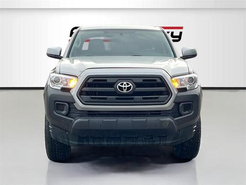 2017 Toyota Tacoma SR