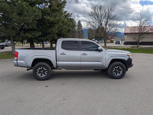 2017 Toyota Tacoma SR