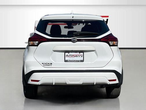 Fresh Powder 2024 Nissan Kicks S