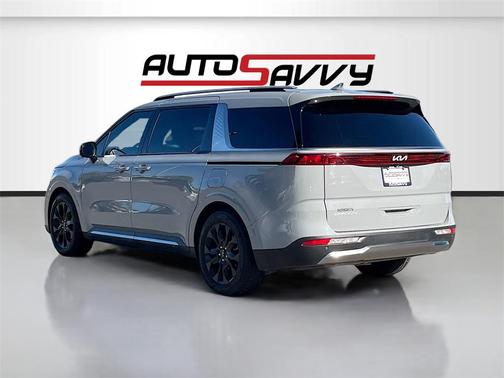 2024 Kia Carnival SX