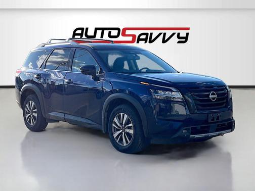 Deep Ocean Blue Pearl 2022 Nissan Pathfinder SL 4WD