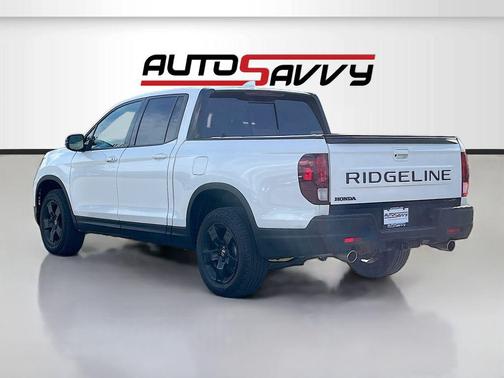 Platinum White Pearl 2025 Honda Ridgeline Black