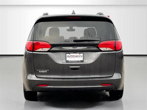 2020 Chrysler Voyager LXI