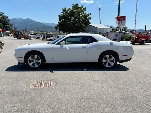 2022 Dodge Challenger SXT