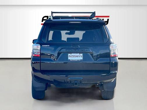 Midnight Black Metallic 2022 Toyota 4Runner Trail Special Edition