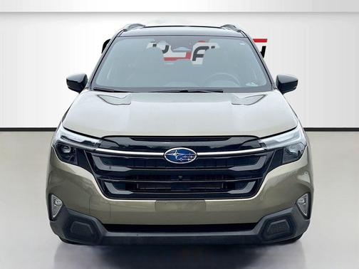 Autumn Green/Crystal Blck 2025 Subaru Forester Hybrid Touring