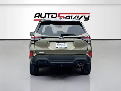Autumn Green/Crystal Blck 2025 Subaru Forester Hybrid Touring