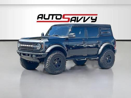 Shadow Black 2023 Ford Bronco Wildtrak