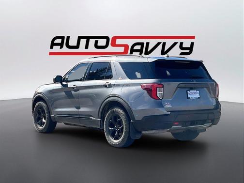 Gray Metallic 2022 Ford Explorer Base