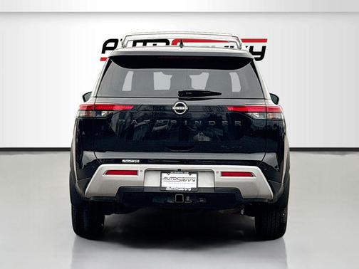 Super Black 2023 Nissan Pathfinder SL 4WD