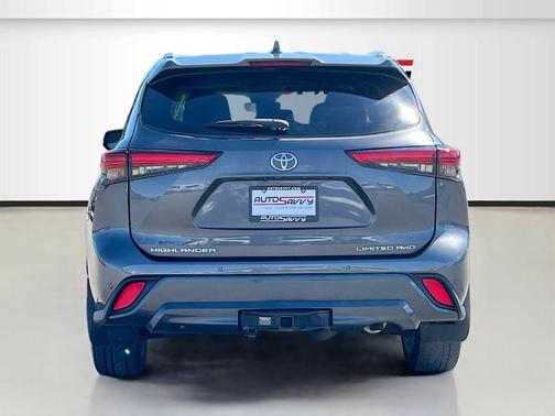 Magnetic Gray Metallic 2022 Toyota Highlander Limited