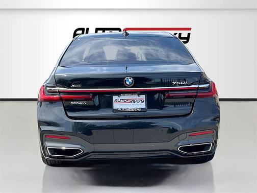 2022 BMW 750 i xDrive
