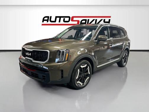 Dark Moss 2023 Kia Telluride EX