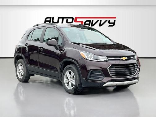 Black Cherry Metallic 2022 Chevrolet Trax LT