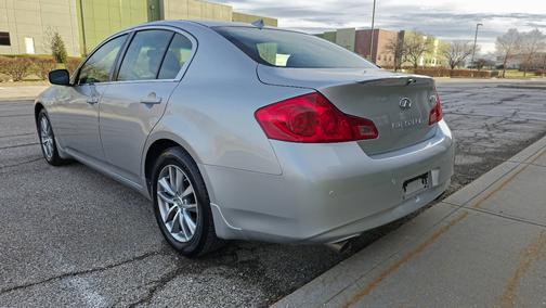 2011 INFINITI G37x Base