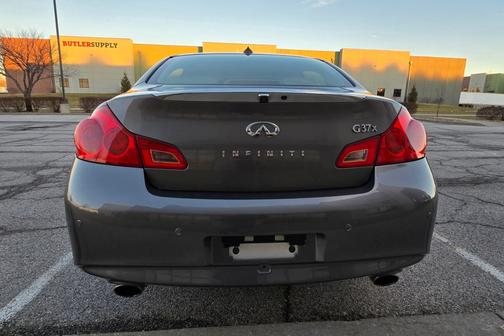 2011 INFINITI G37x Base