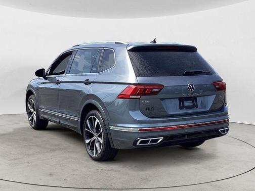 Platinum Gray Metallic 2024 Volkswagen Tiguan 2.0T SEL R-Line 4MOTION