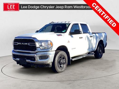 2022 RAM 3500 Tradesman Crew Cab 4x4 6'4' Box