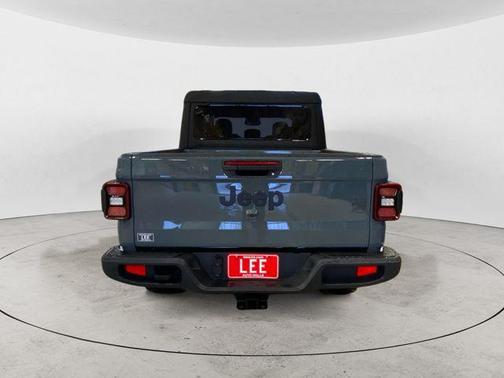 2026 Jeep Gladiator Willys 4x4