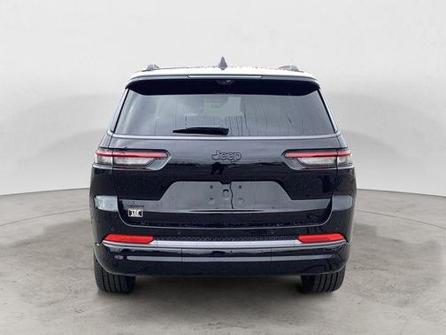 Diamond Black Crystal Pearlcoat 2026 Jeep Grand Cherokee L Limited