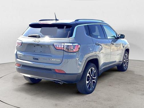 Sting-Gray Clearcoat 2022 Jeep Compass Limited