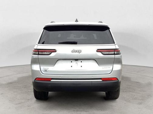 Silver Zynith 2026 Jeep Grand Cherokee L Altitude