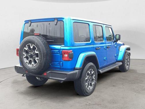 2026 Jeep Wrangler 4-Door Sahara 4x4