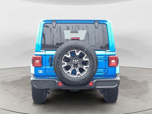 2026 Jeep Wrangler 4-Door Sahara 4x4