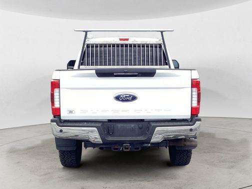 Oxford White 2019 Ford F-350 Lariat