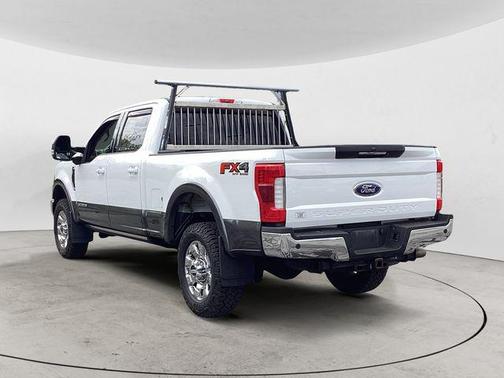 Oxford White 2019 Ford F-350 Lariat