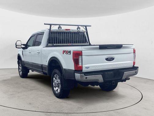 Oxford White 2019 Ford F-350 Lariat