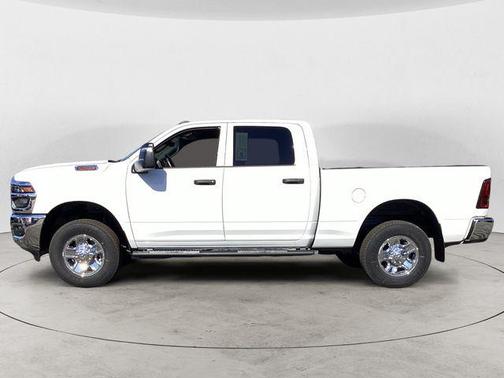 2025 RAM 2500 Tradesman Crew Cab 4x4 6'4' Box