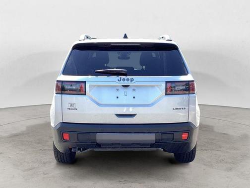 Silver Zynith Clearcoat 2026 Jeep Cherokee Limited