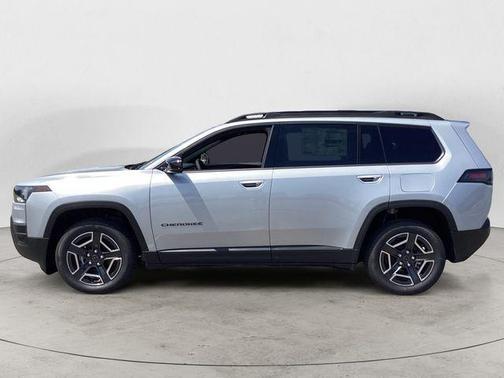 Silver Zynith Clearcoat 2026 Jeep Cherokee Limited