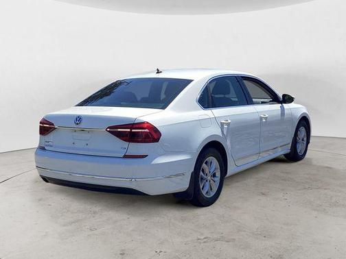 2017 Volkswagen Passat 1.8T S