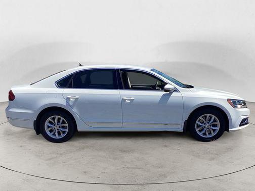 2017 Volkswagen Passat 1.8T S