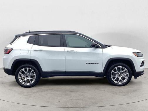 Bright White Clearcoat 2025 Jeep Compass Limited