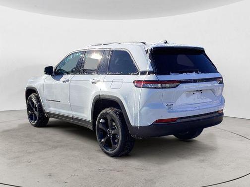 Bright White Clearcoat 2026 Jeep Grand Cherokee Limited