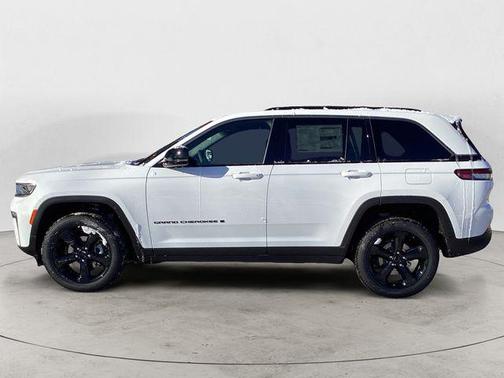 Bright White Clearcoat 2026 Jeep Grand Cherokee Limited