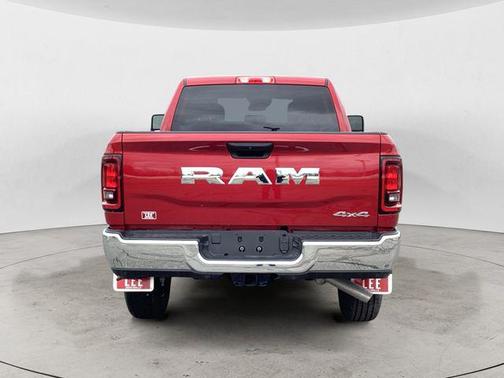 2026 RAM 2500 Tradesman Crew Cab 4x4 6'4' Box