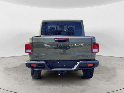41 2026 Jeep Gladiator Sahara 4x4