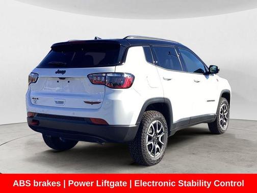2026 Jeep Compass Trailhawk