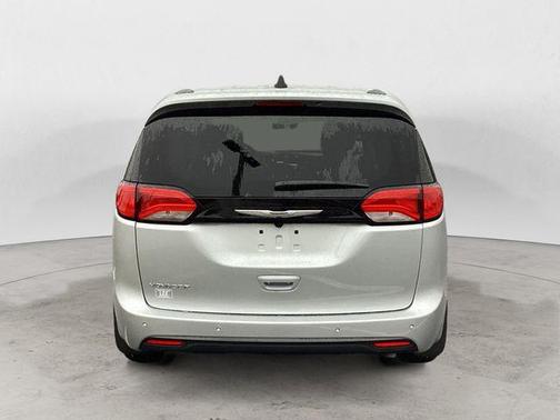 2026 Chrysler Voyager LX