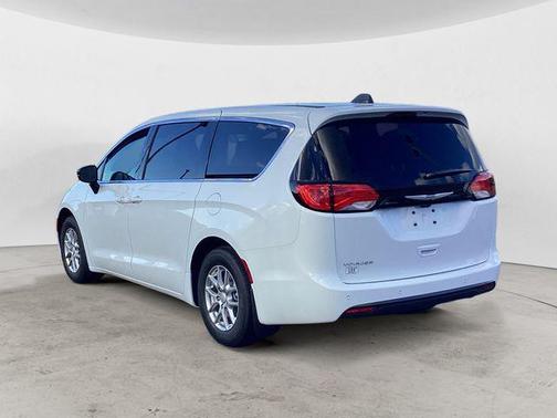 2026 Chrysler Voyager LX