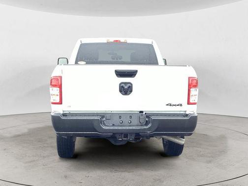 2024 RAM 2500 Tradesman Crew Cab 4x4 6'4' Box