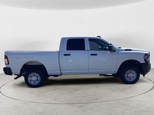 2024 RAM 2500 Tradesman Crew Cab 4x4 6'4' Box