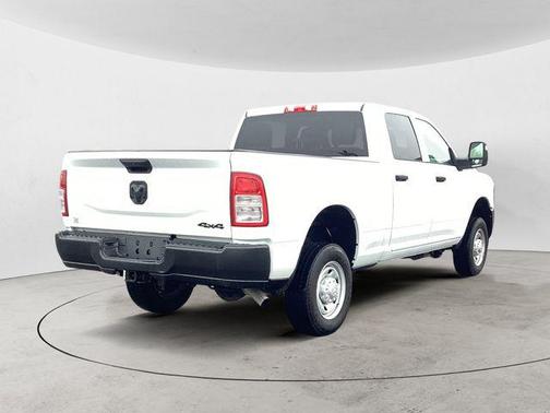 2024 RAM 2500 Tradesman Crew Cab 4x4 6'4' Box