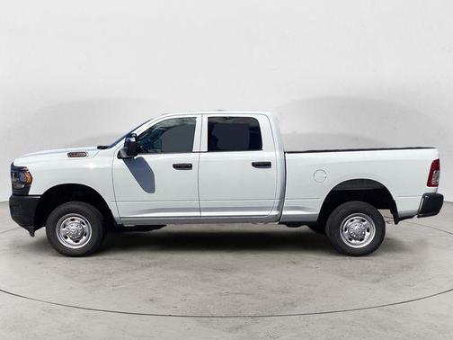 2024 RAM 2500 Tradesman Crew Cab 4x4 6'4' Box